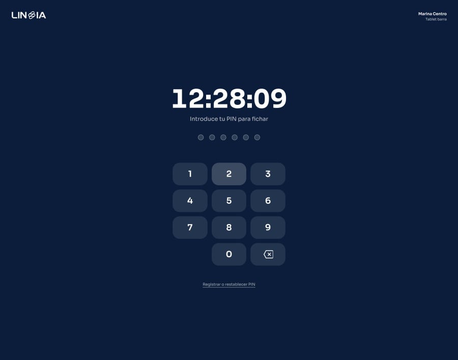 Pantalla de kiosko de fichaje con teclado numérico para el PIN